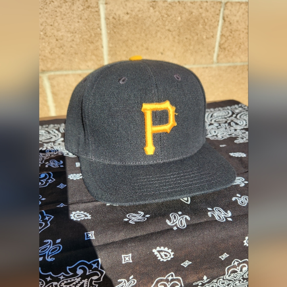 Vintage pirates snapback